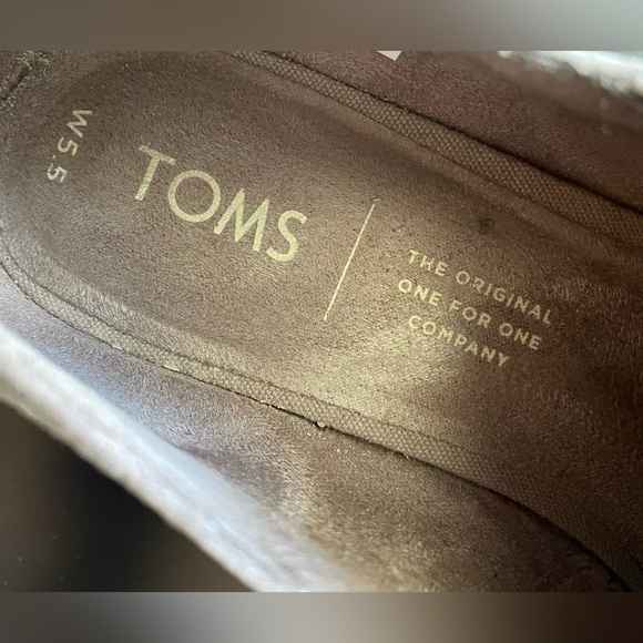 Women’s size 5.5 Toms Shaye Low taupe gray suede - Picture 4 of 6